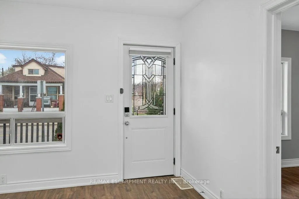Photo 8 of 299 Britannia Avenue, Hamilton, Homeside — HOMEH