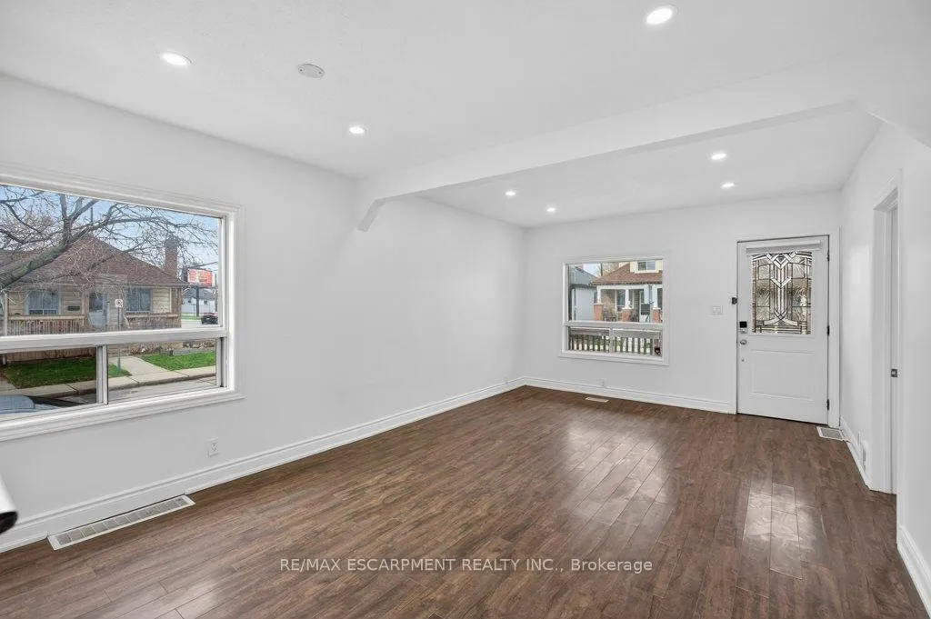 Photo 9 of 299 Britannia Avenue, Hamilton, Homeside — HOMEH
