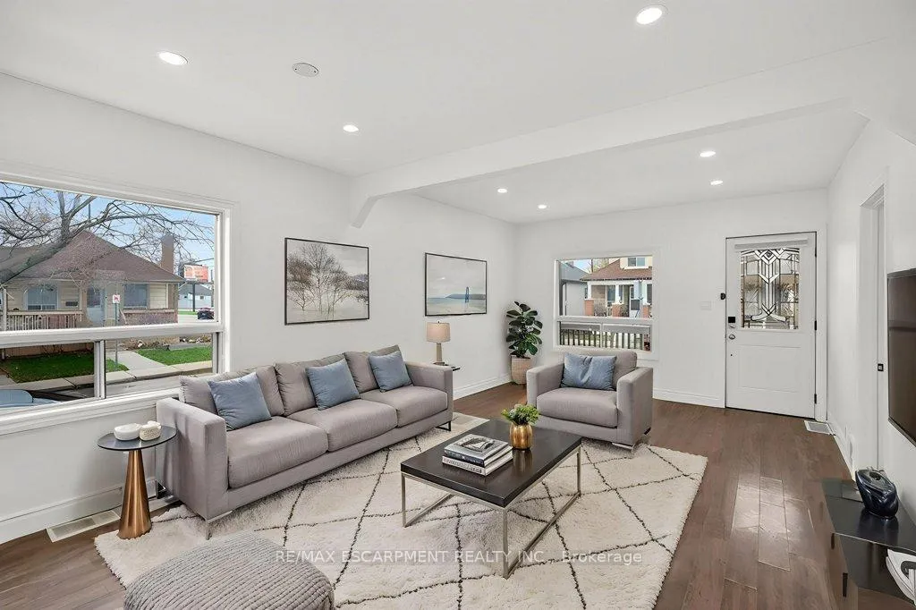 Photo 10 of 299 Britannia Avenue, Hamilton, Homeside — HOMEH