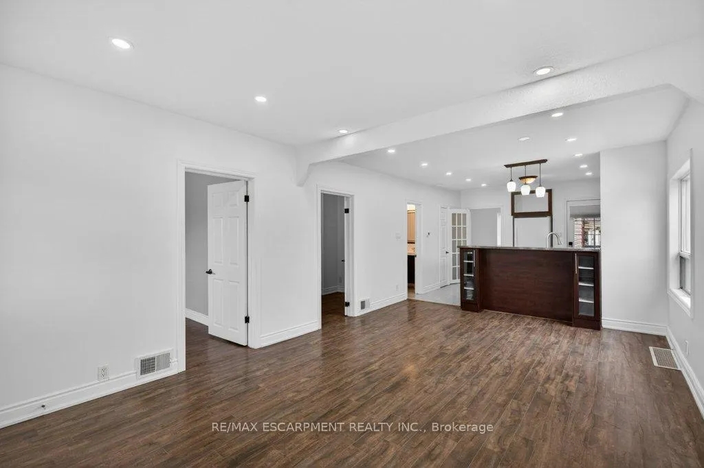 Photo 12 of 299 Britannia Avenue, Hamilton, Homeside — HOMEH