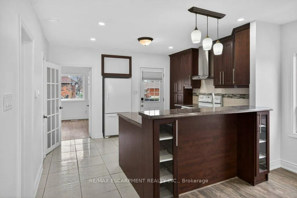 Photo 14 of 299 Britannia Avenue, Hamilton, Homeside — HOMEH