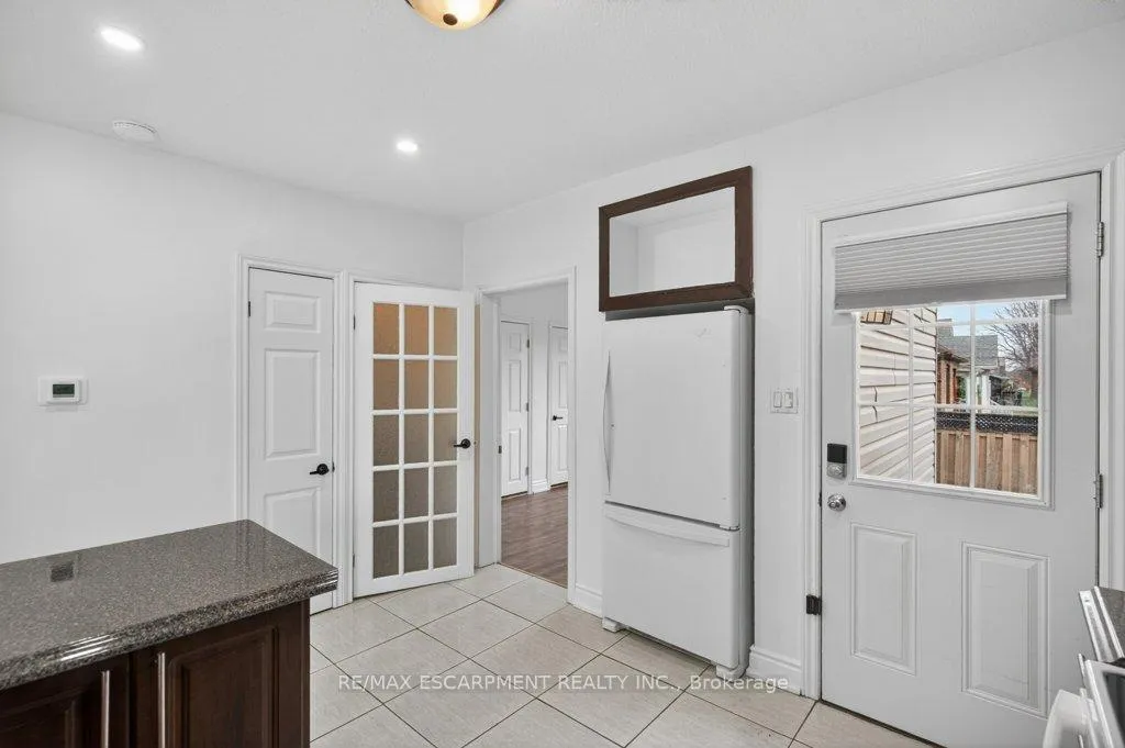 Photo 18 of 299 Britannia Avenue, Hamilton, Homeside — HOMEH