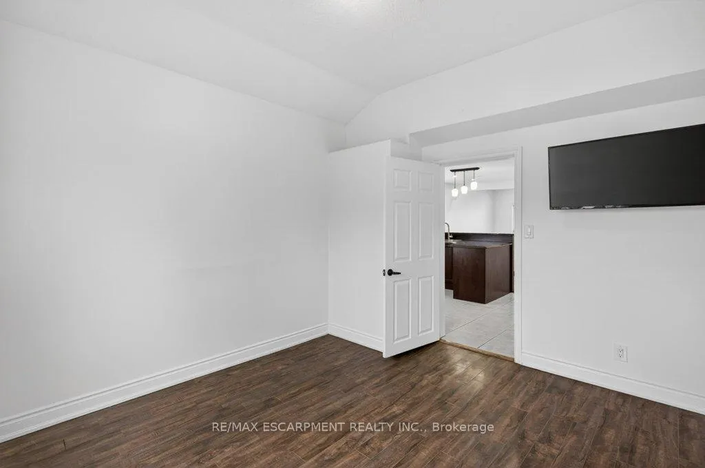 Photo 22 of 299 Britannia Avenue, Hamilton, Homeside — HOMEH