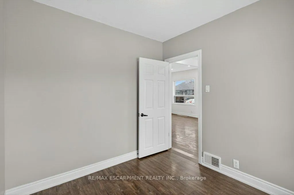 Photo 24 of 299 Britannia Avenue, Hamilton, Homeside — HOMEH