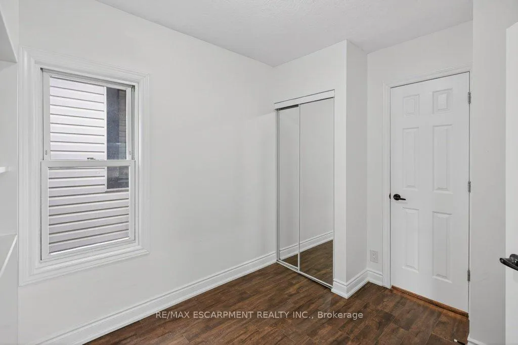 Photo 25 of 299 Britannia Avenue, Hamilton, Homeside — HOMEH