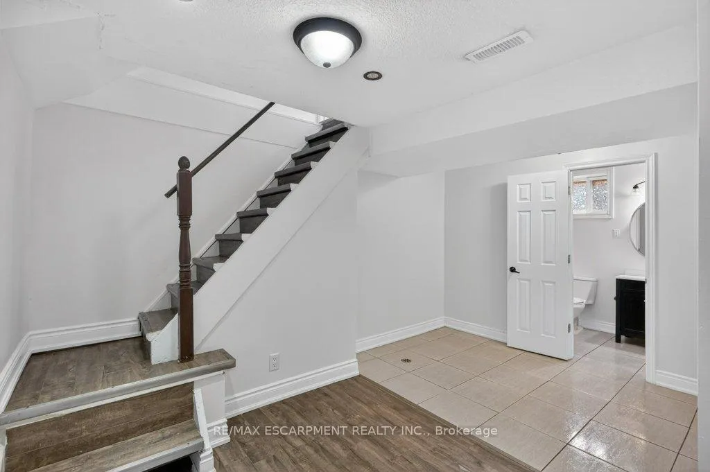 Photo 36 of 299 Britannia Avenue, Hamilton, Homeside — HOMEH