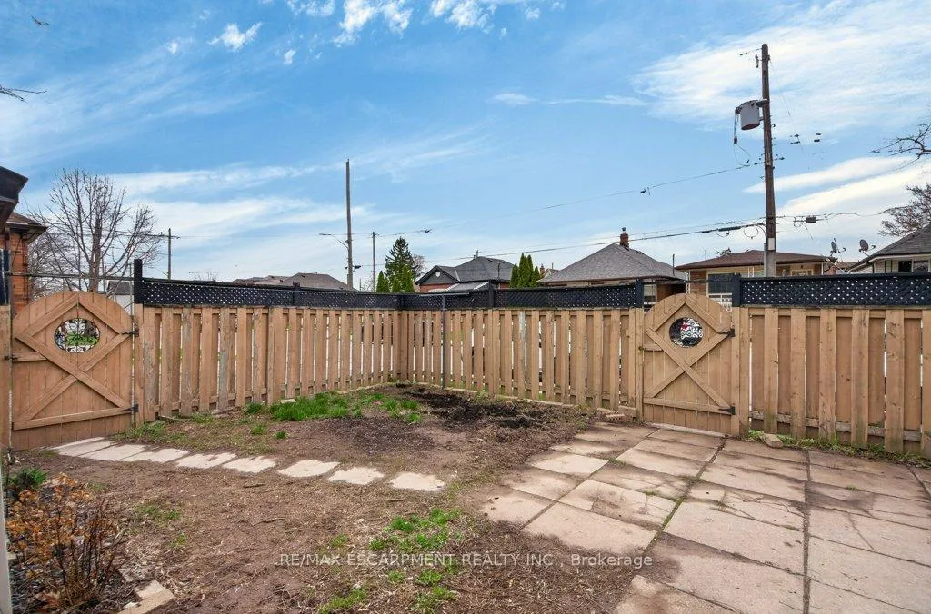 Photo 44 of 299 Britannia Avenue, Hamilton, Homeside — HOMEH