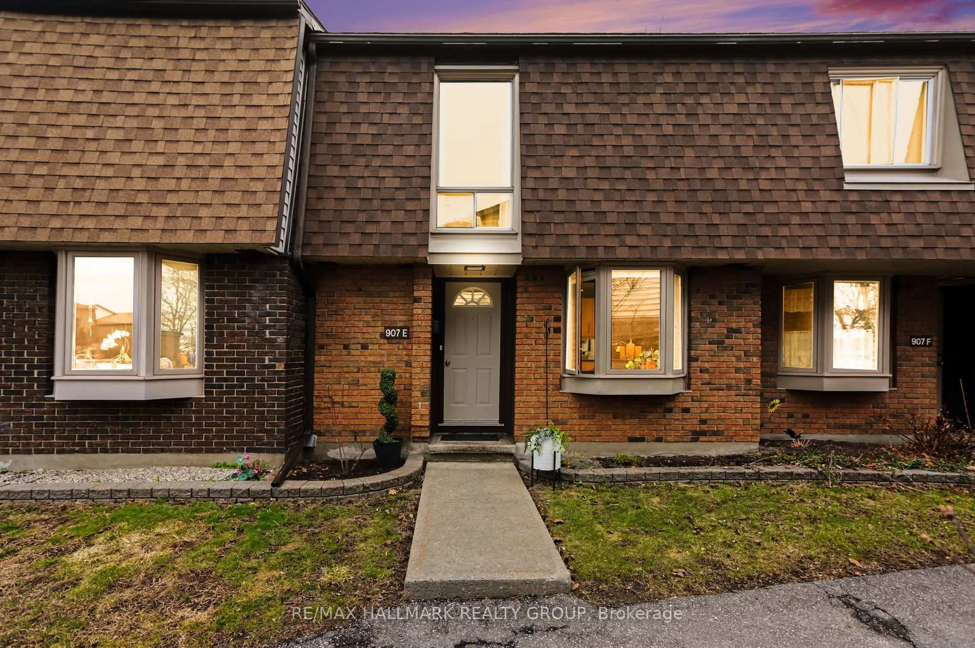 Photo 1 of 907E Elmsmere Road, Ottawa, Beacon Hill South — HOMEH