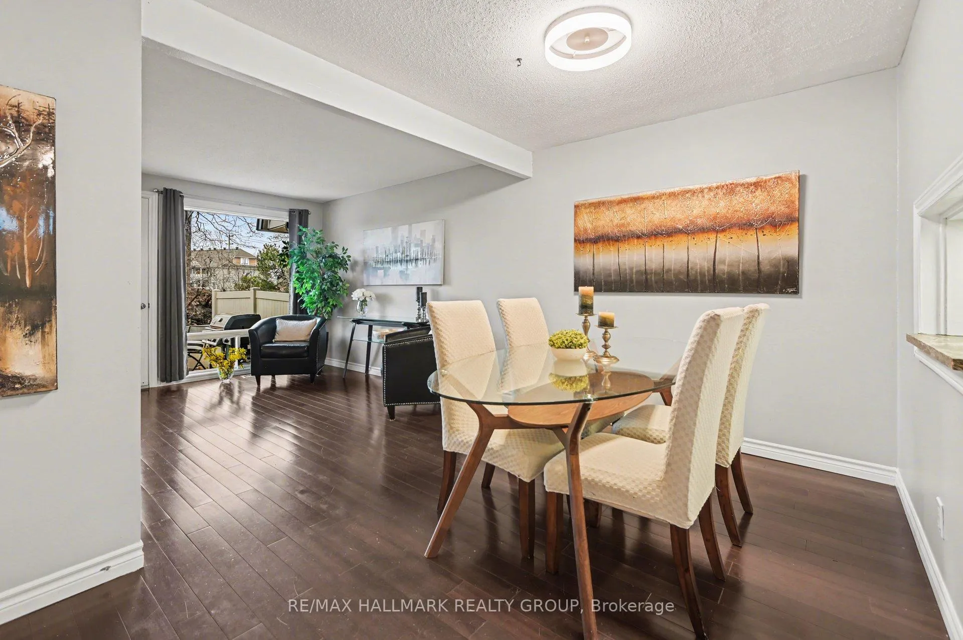Photo 5 of 907E Elmsmere Road, Ottawa, Beacon Hill South — HOMEH