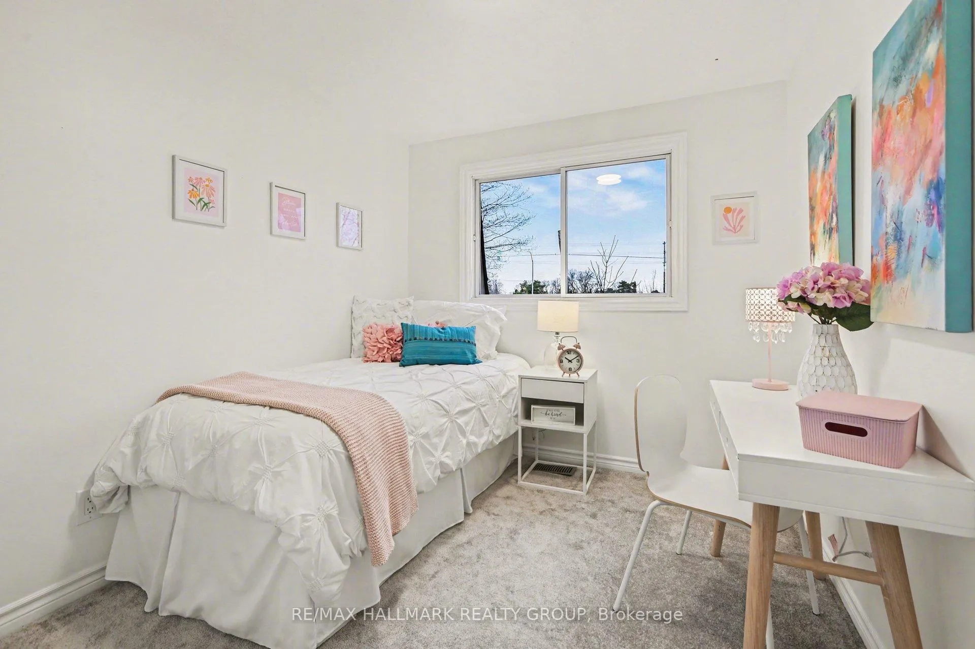Photo 16 of 907E Elmsmere Road, Ottawa, Beacon Hill South — HOMEH