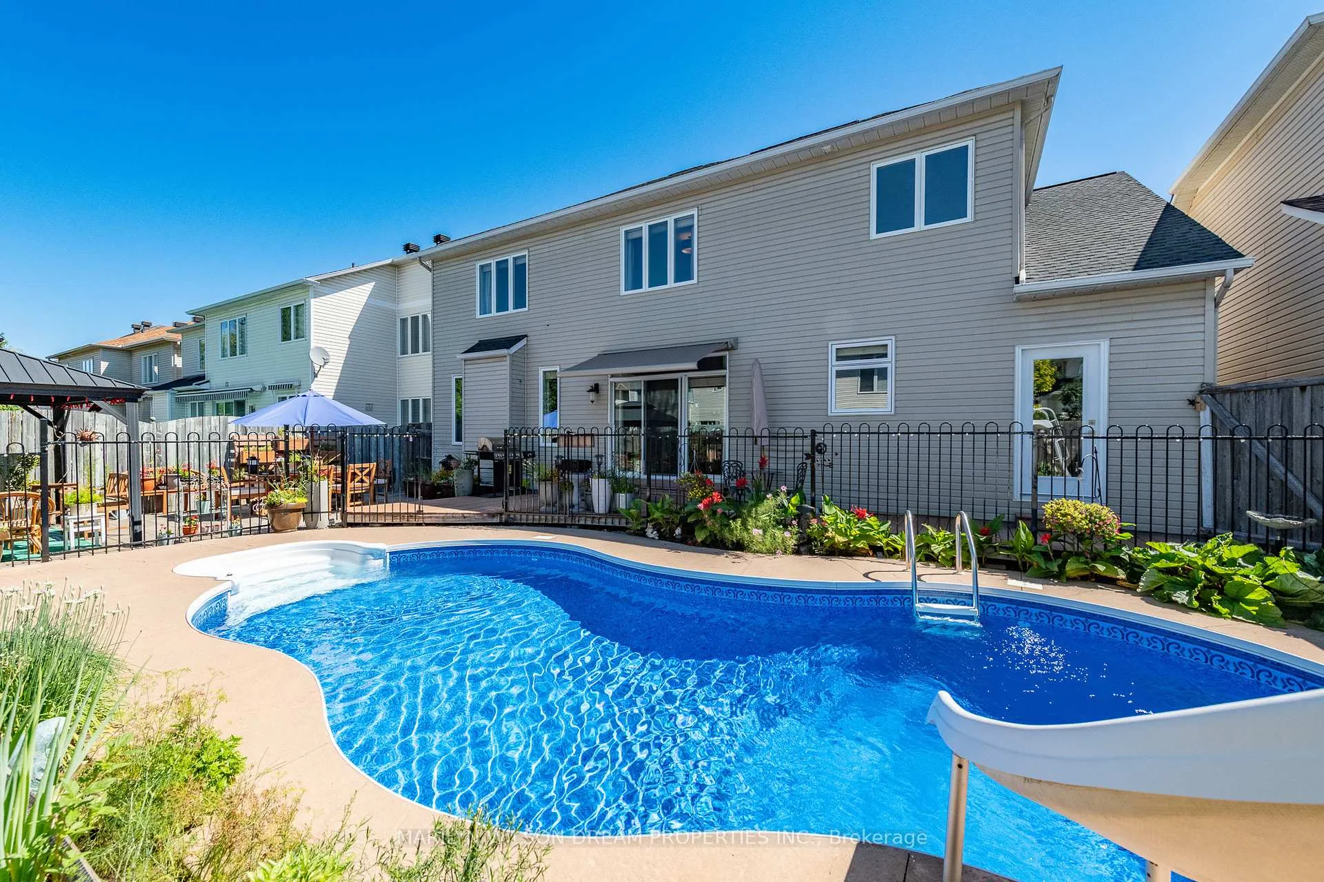 Photo 5 of 12 Greenpointe Drive, Ottawa, Barrhaven - Longfields — HOMEH
