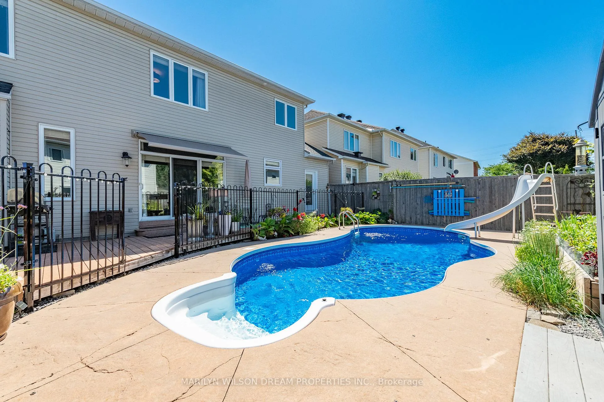 Photo 6 of 12 Greenpointe Drive, Ottawa, Barrhaven - Longfields — HOMEH