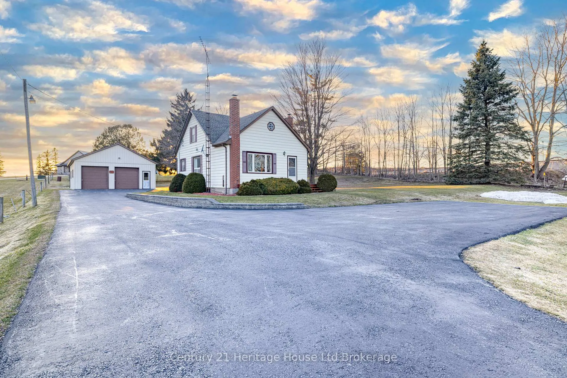 Photo 1 of 3040 Sandhills Road, Wilmot — HOMEH