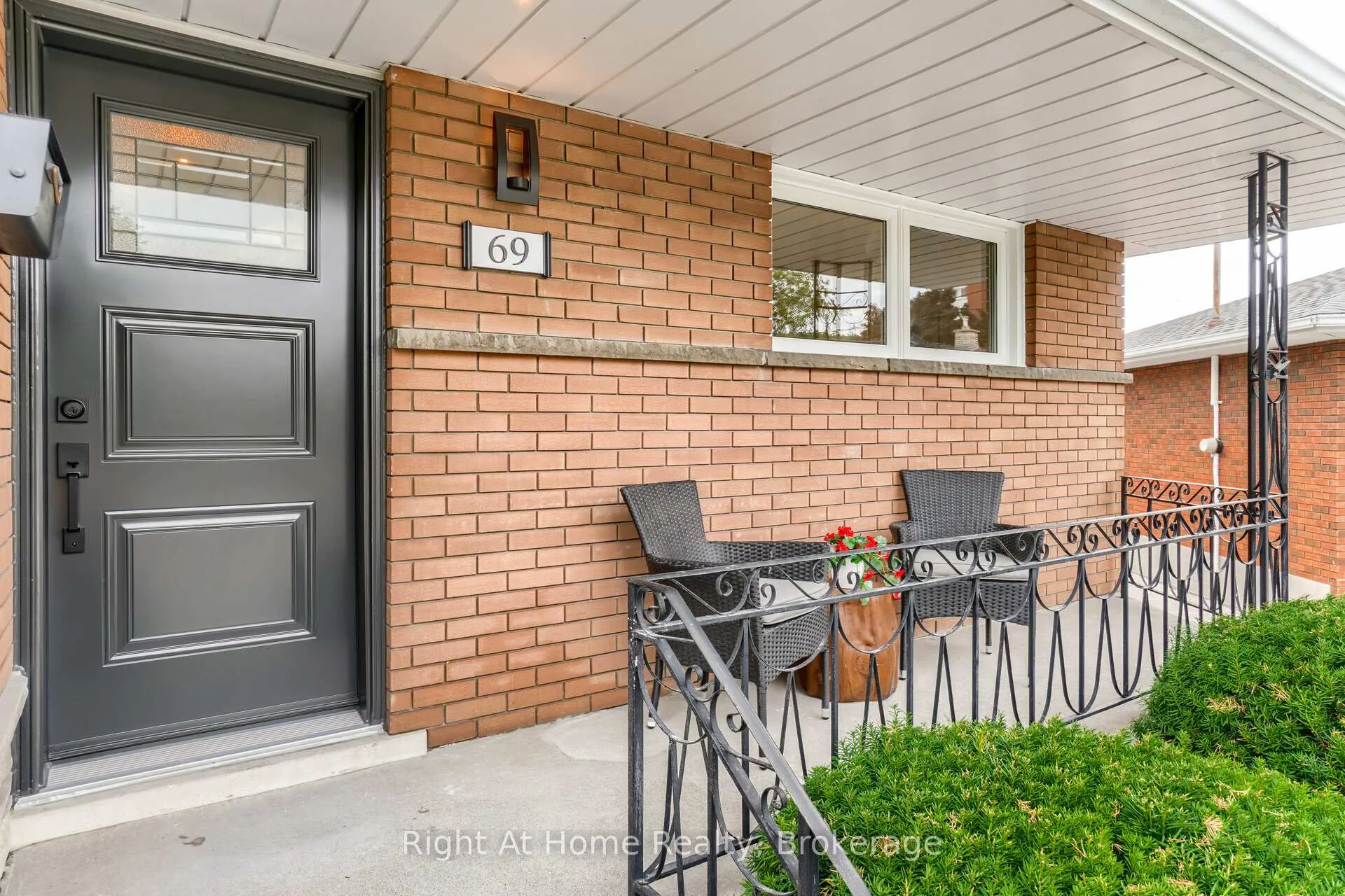 Photo 2 of Unit Upper Level, 69 Heather Road, Hamilton, Corman — HOMEH