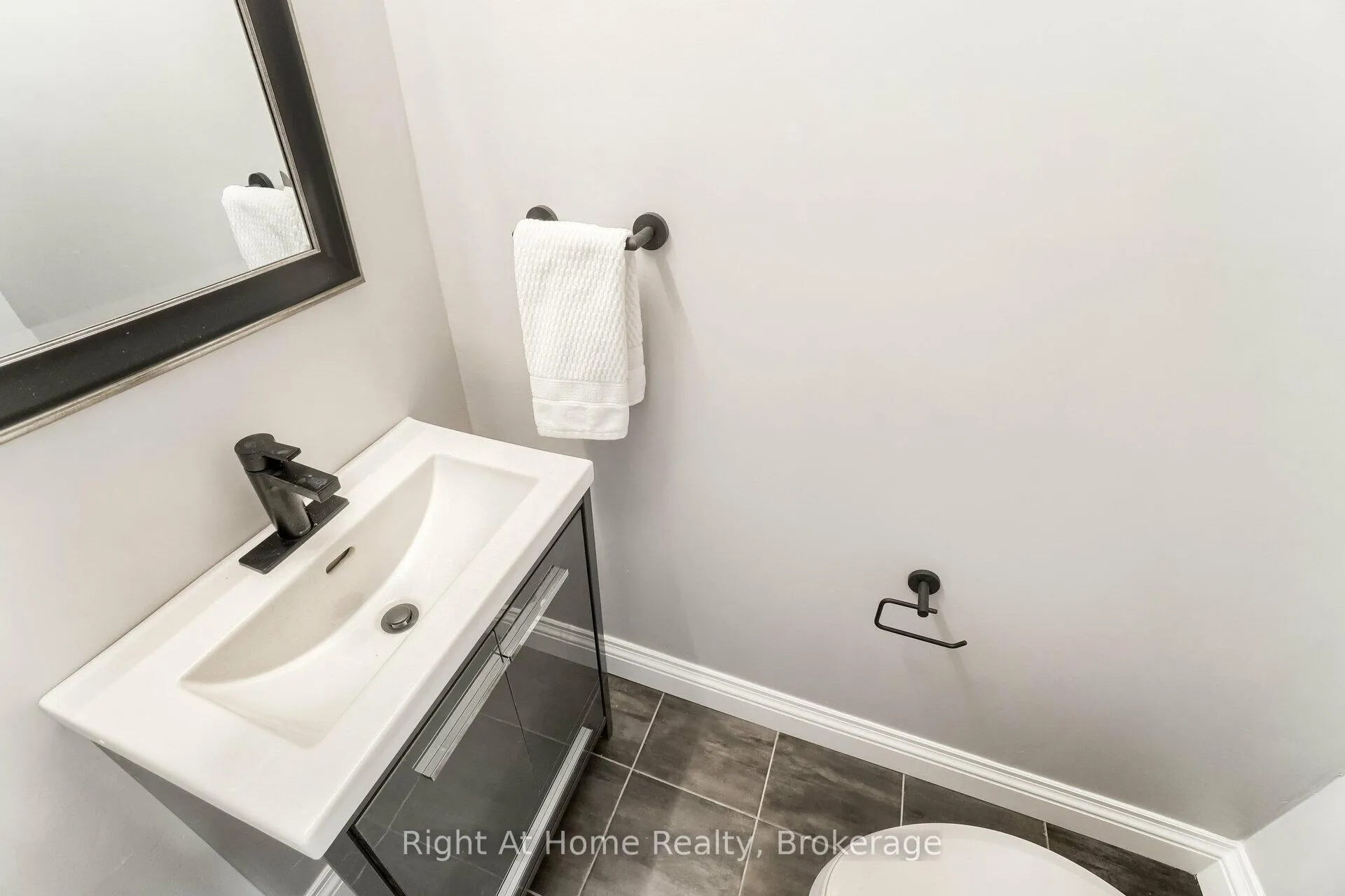Photo 15 of Unit Upper Level, 69 Heather Road, Hamilton, Corman — HOMEH