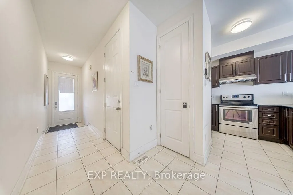 Photo 3 of 33 Karl Williams Lane, Markham, Rouge Fairways — HOMEH
