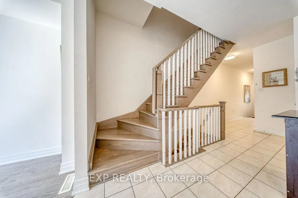 Photo 12 of 33 Karl Williams Lane, Markham, Rouge Fairways — HOMEH