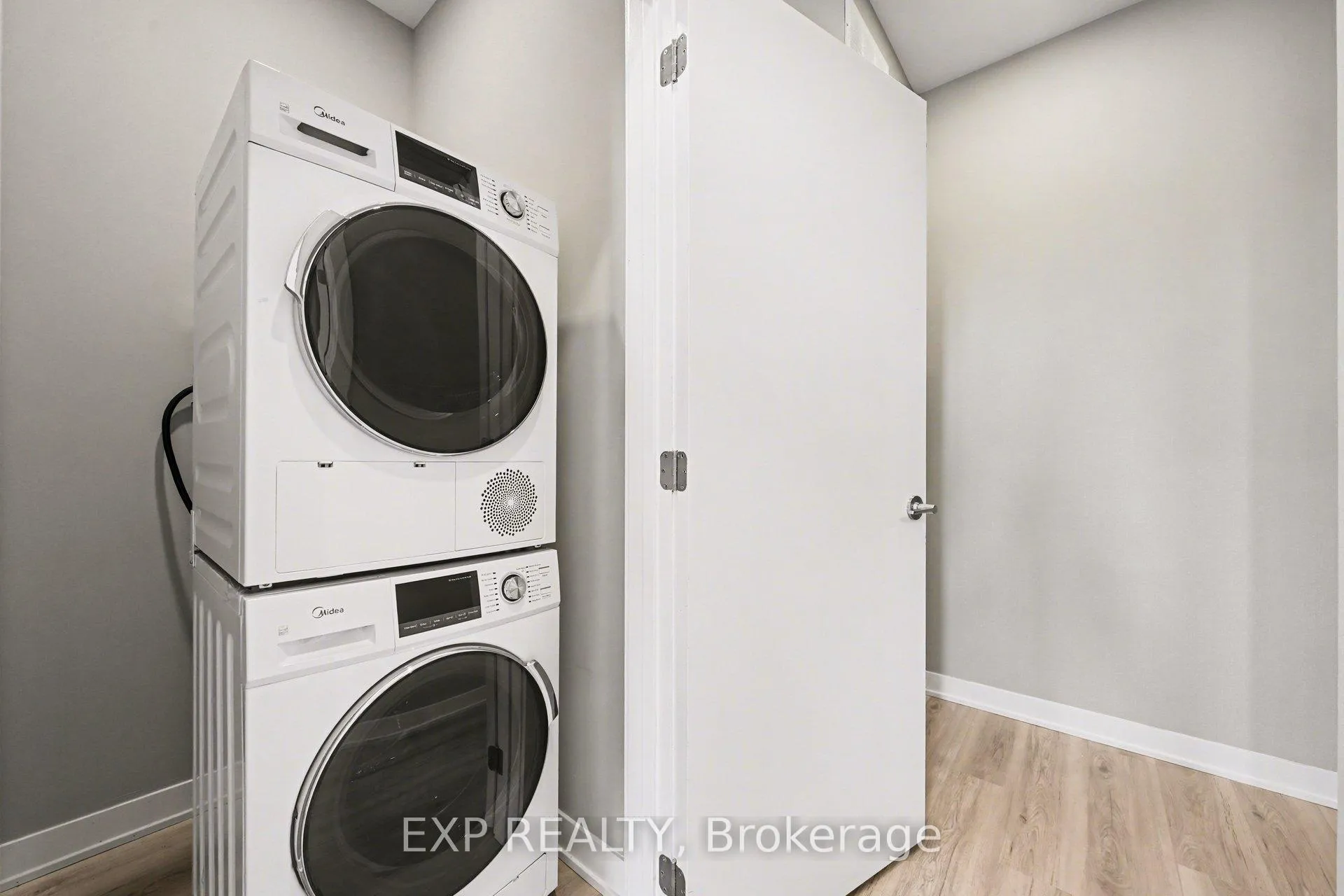 Photo 5 of Unit 511B, 511 Southfield Way, Ottawa, Avalon East — HOMEH