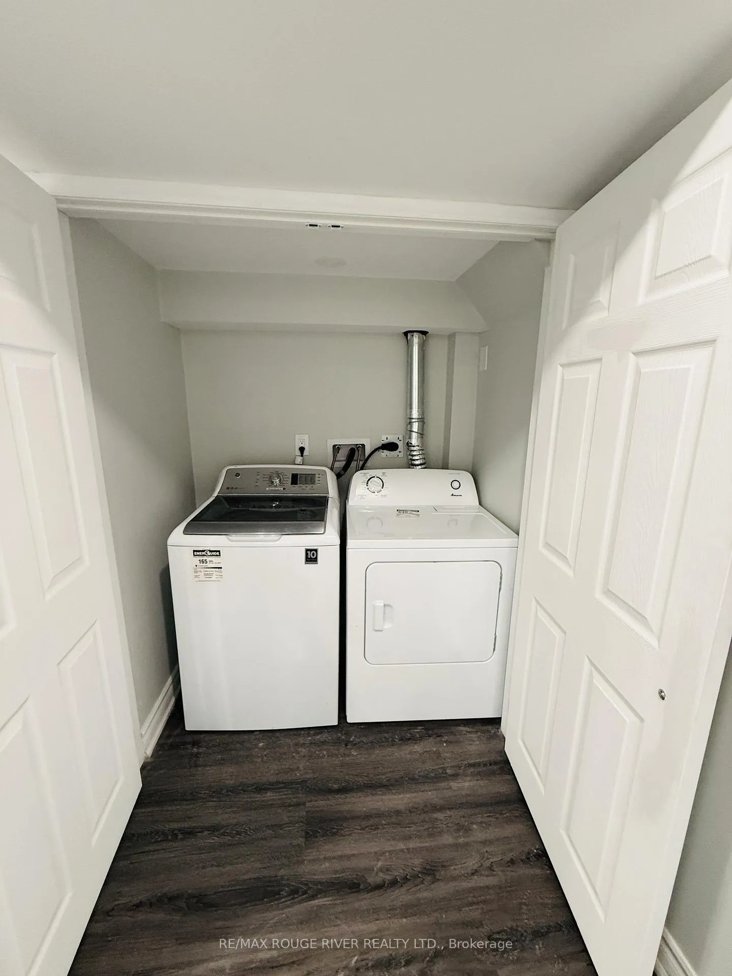 Photo 8 of 10 Bons Avenue, Clarington, Bowmanville — HOMEH