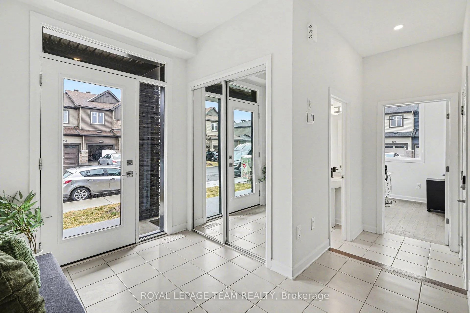 Photo 4 of 338 Establish Avenue, Ottawa, Avalon West — HOMEH