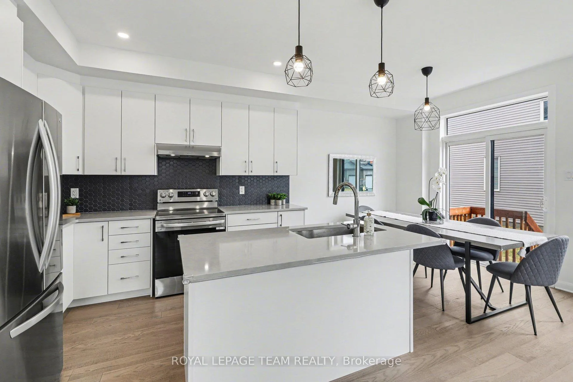 Photo 9 of 338 Establish Avenue, Ottawa, Avalon West — HOMEH