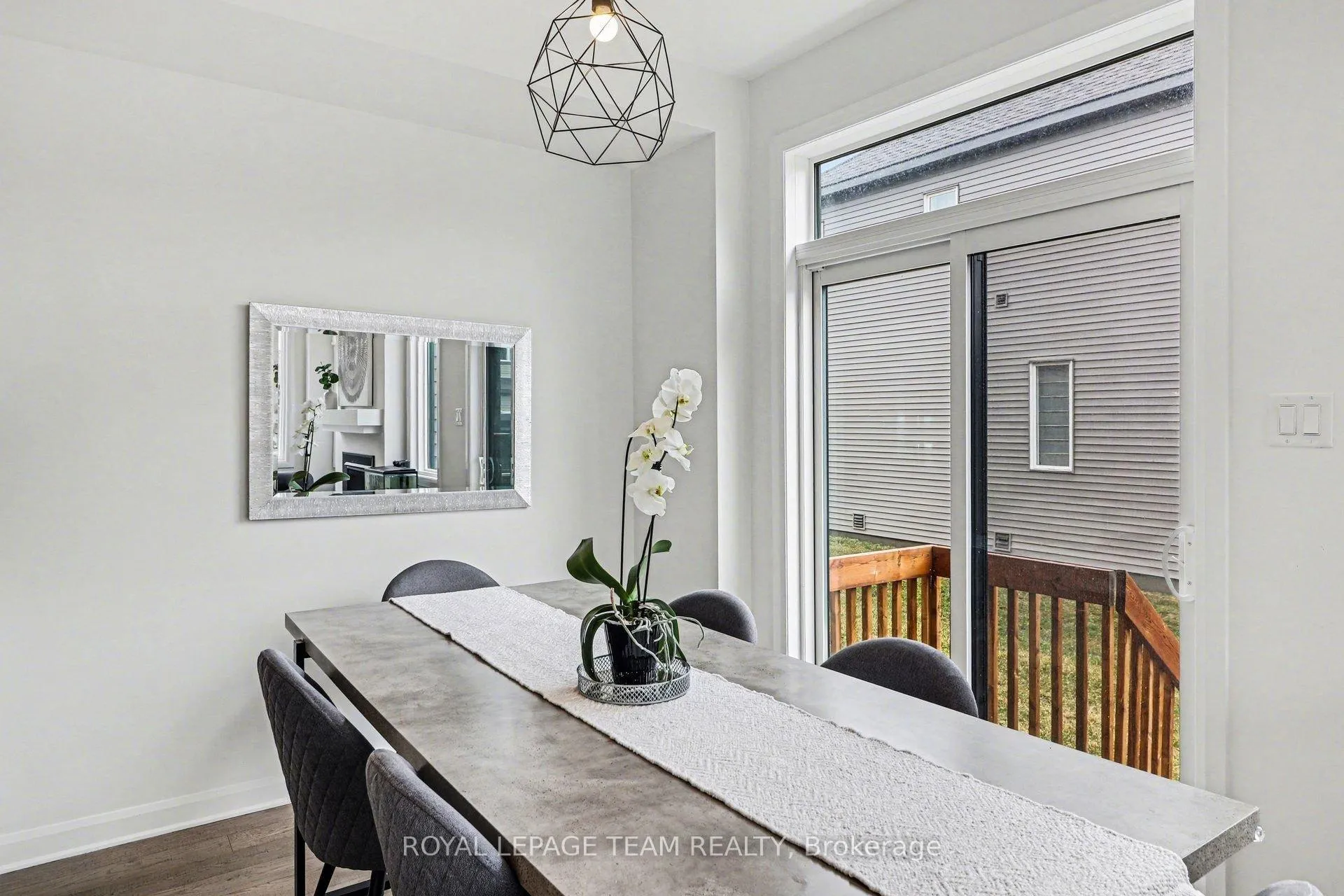 Photo 11 of 338 Establish Avenue, Ottawa, Avalon West — HOMEH