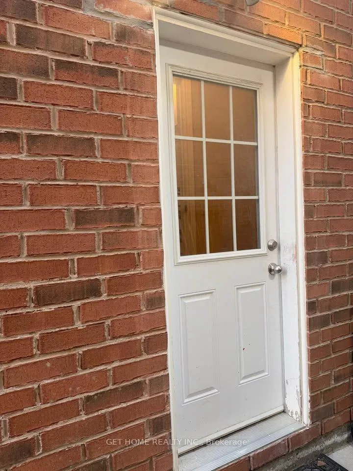 Photo 2 of Unit Lower, 18 Hiking Court, Brampton, Bram West — HOMEH