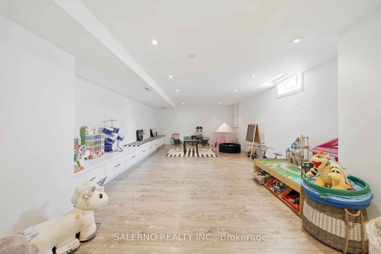 Photo 43 of 115 Ayton Crescent, Vaughan, Islington Woods — HOMEH