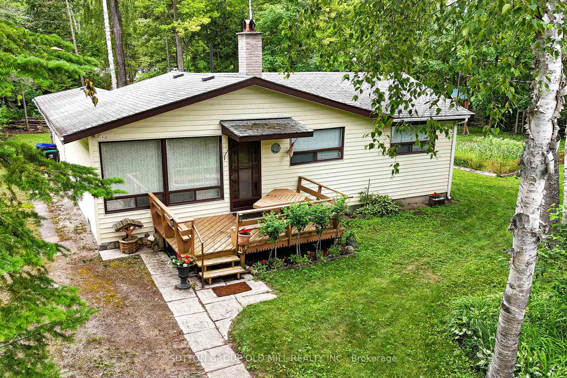 Photo 4 of 42 55th Street S, Wasaga Beach — HOMEH