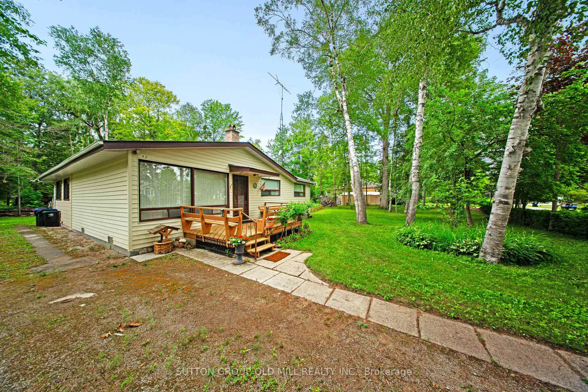 Photo 5 of 42 55th Street S, Wasaga Beach — HOMEH