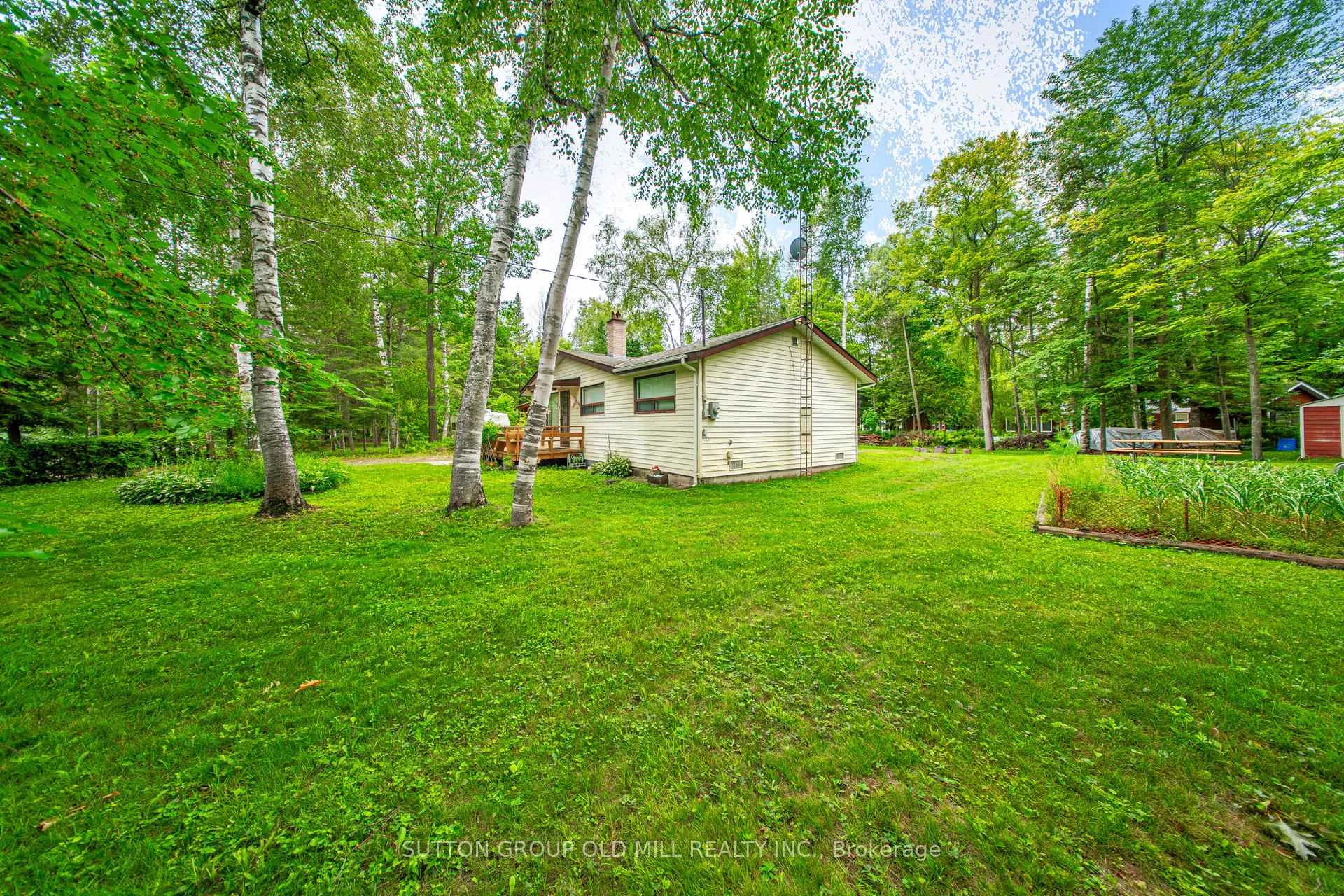 Photo 6 of 42 55th Street S, Wasaga Beach — HOMEH