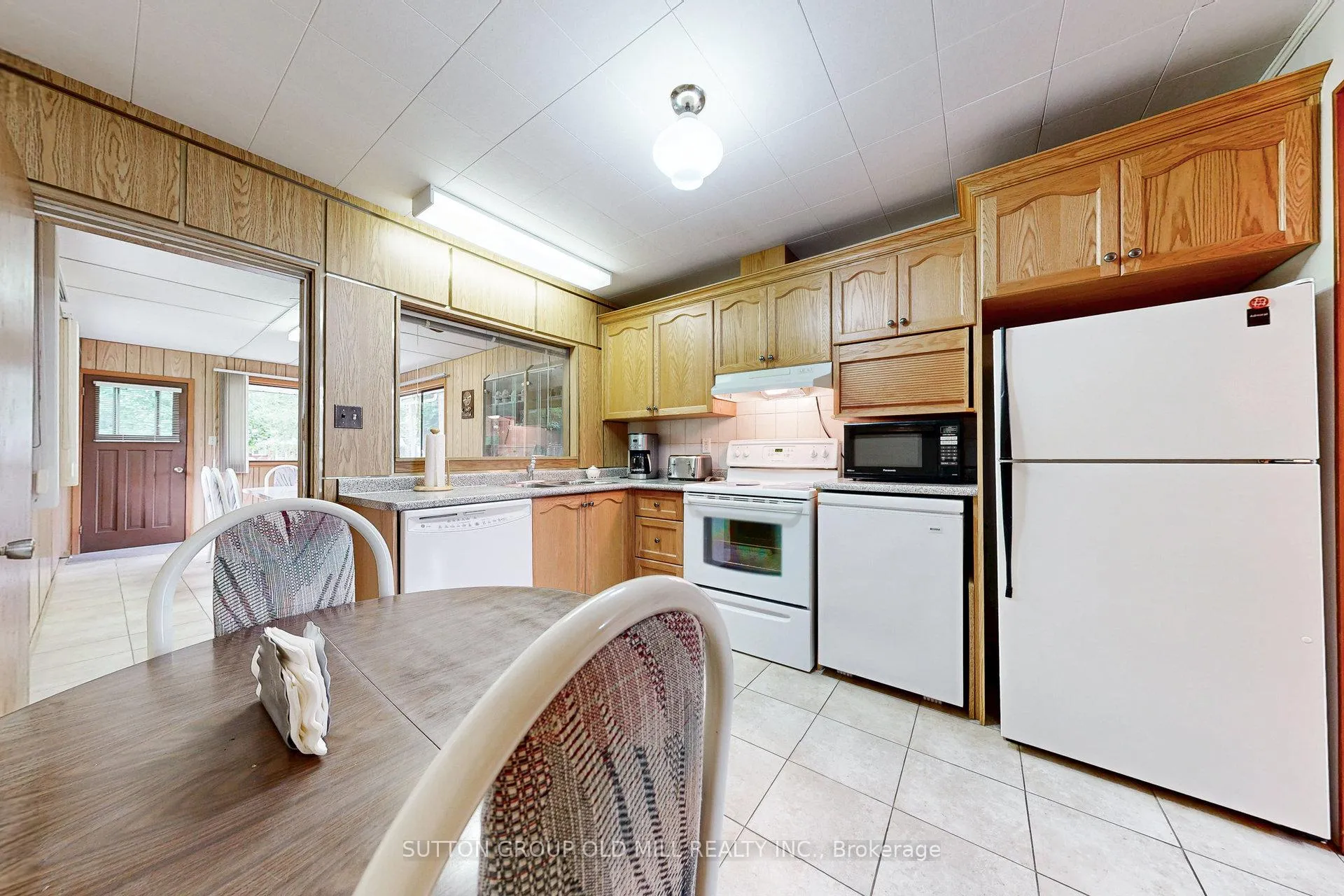 Photo 12 of 42 55th Street S, Wasaga Beach — HOMEH