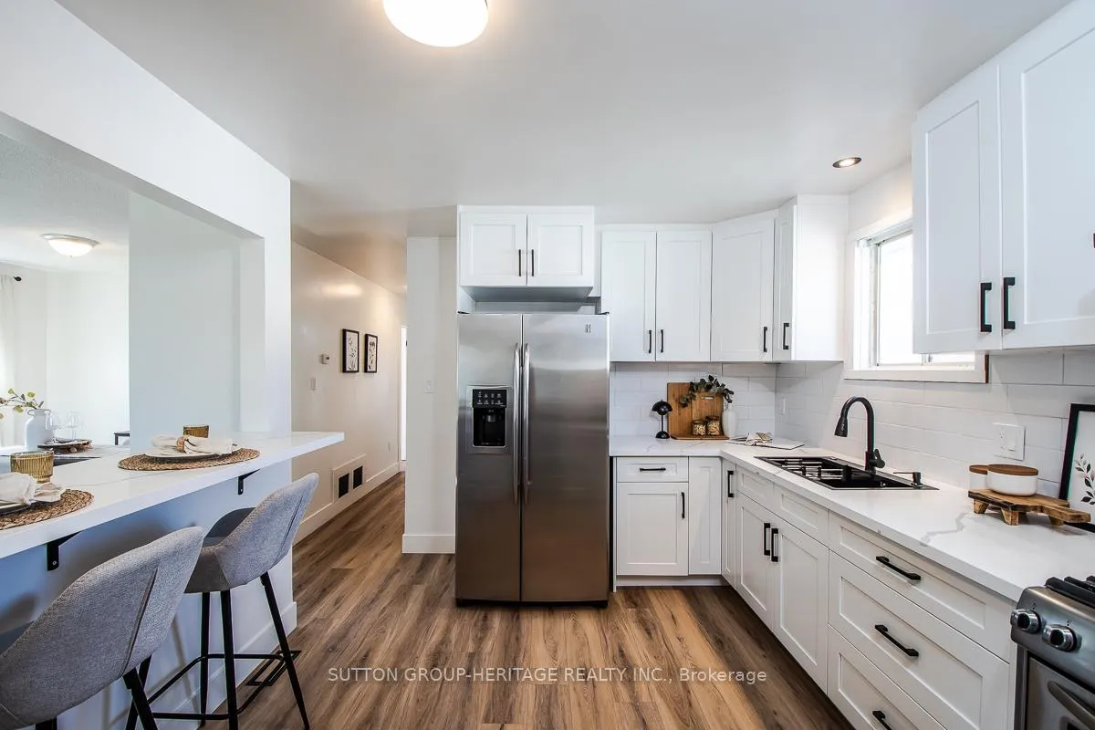 Photo 10 of 202 Willis Avenue, Whitby, Williamsburg — HOMEH
