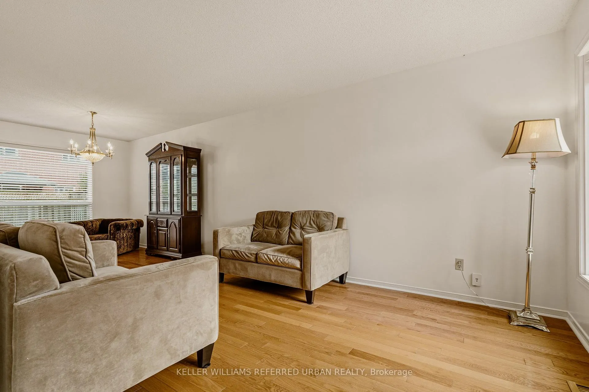 Photo 10 of 90 Lynette Drive, Hamilton, Kirkendall — HOMEH