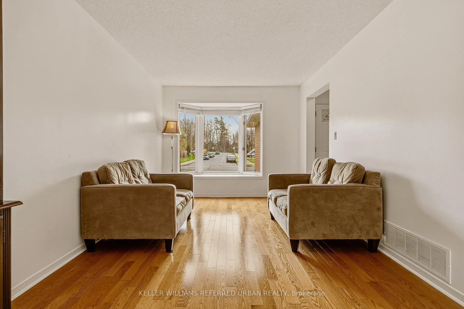 Photo 13 of 90 Lynette Drive, Hamilton, Kirkendall — HOMEH