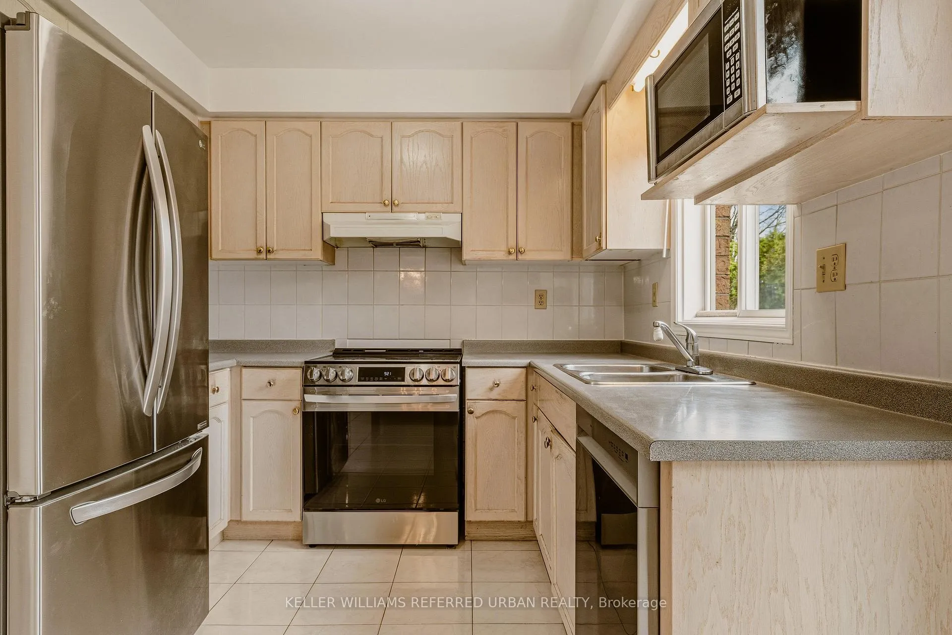 Photo 20 of 90 Lynette Drive, Hamilton, Kirkendall — HOMEH