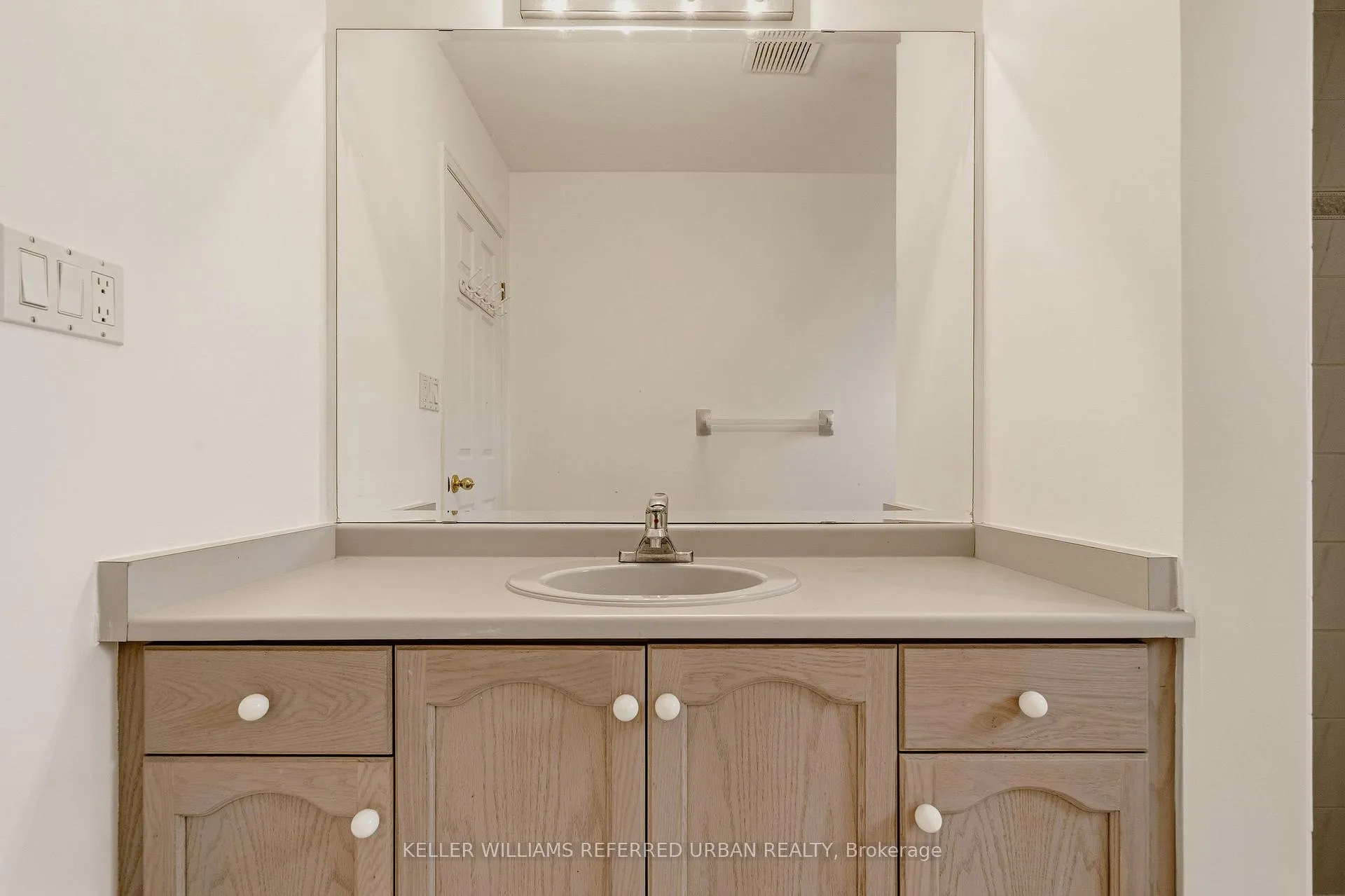 Photo 40 of 90 Lynette Drive, Hamilton, Kirkendall — HOMEH