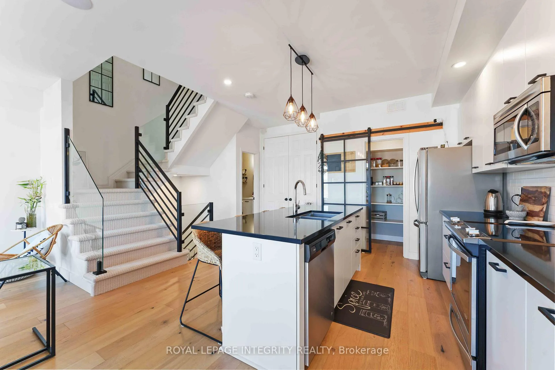 Photo 9 of 502 Labrador Crescent, Ottawa, Leitrim — HOMEH