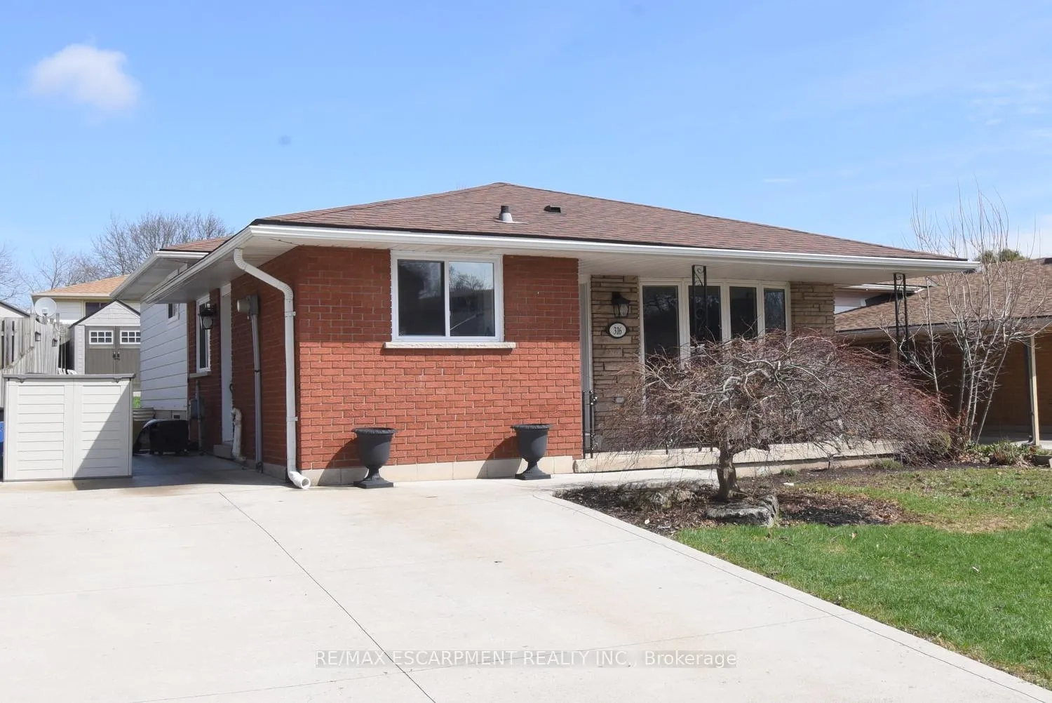 Photo 1 of 316 Cranbrook Drive, Hamilton, Gilkson — HOMEH
