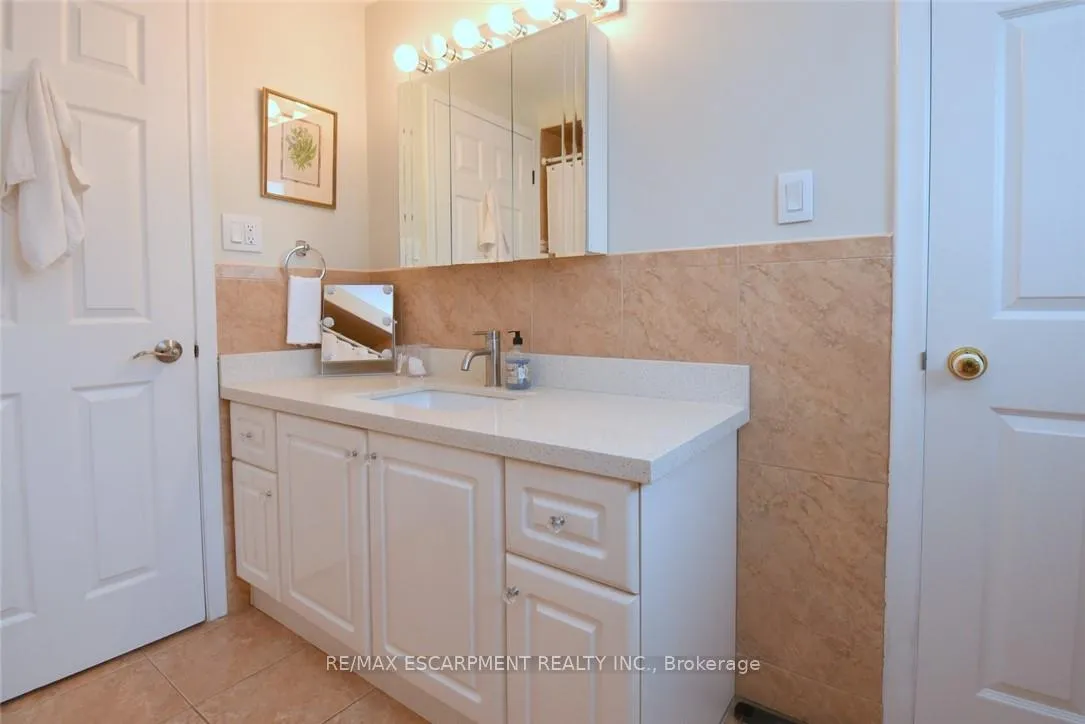 Photo 30 of 316 Cranbrook Drive, Hamilton, Gilkson — HOMEH