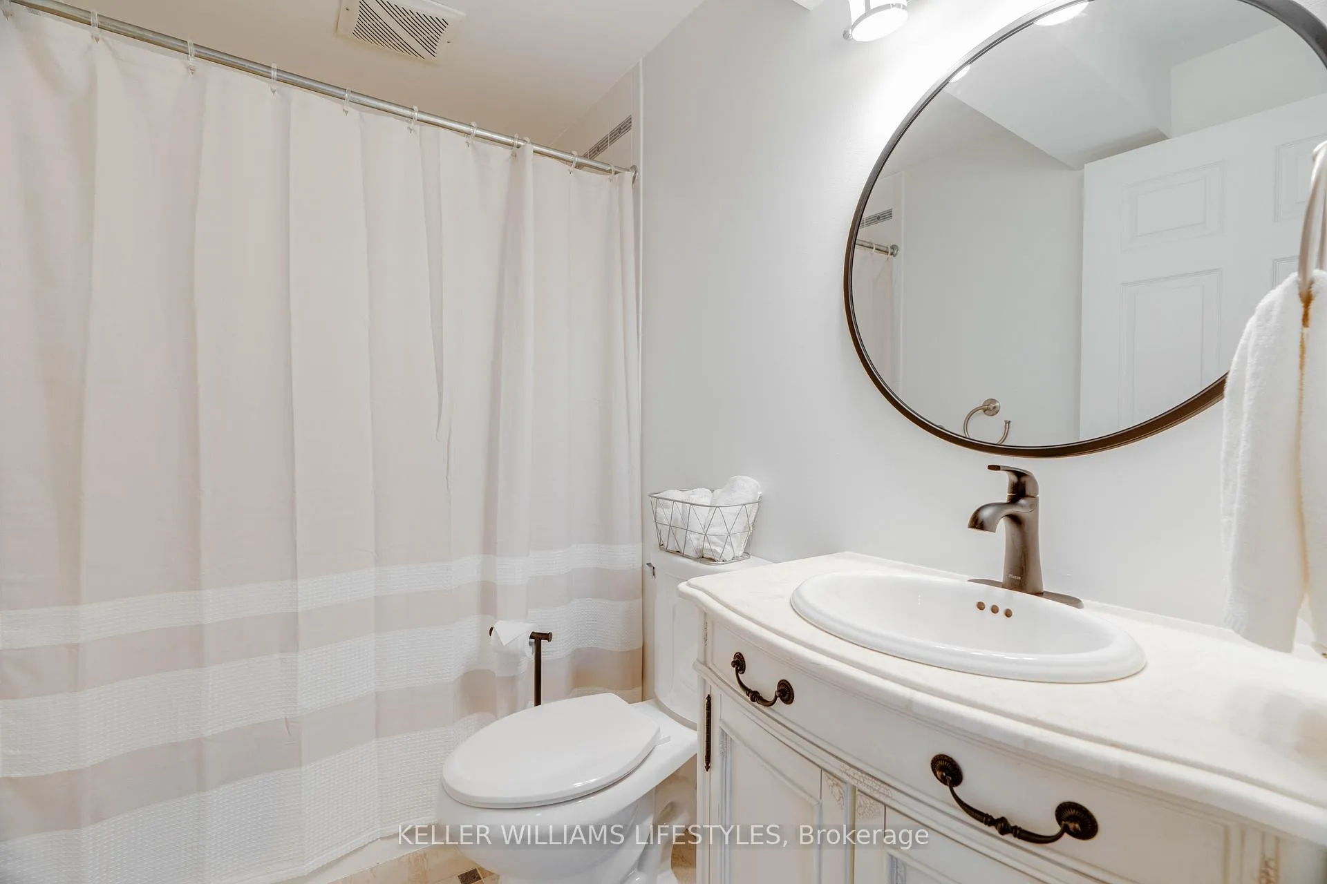 Photo 39 of 58 Deborah Drive, Strathroy-Caradoc, NE — HOMEH