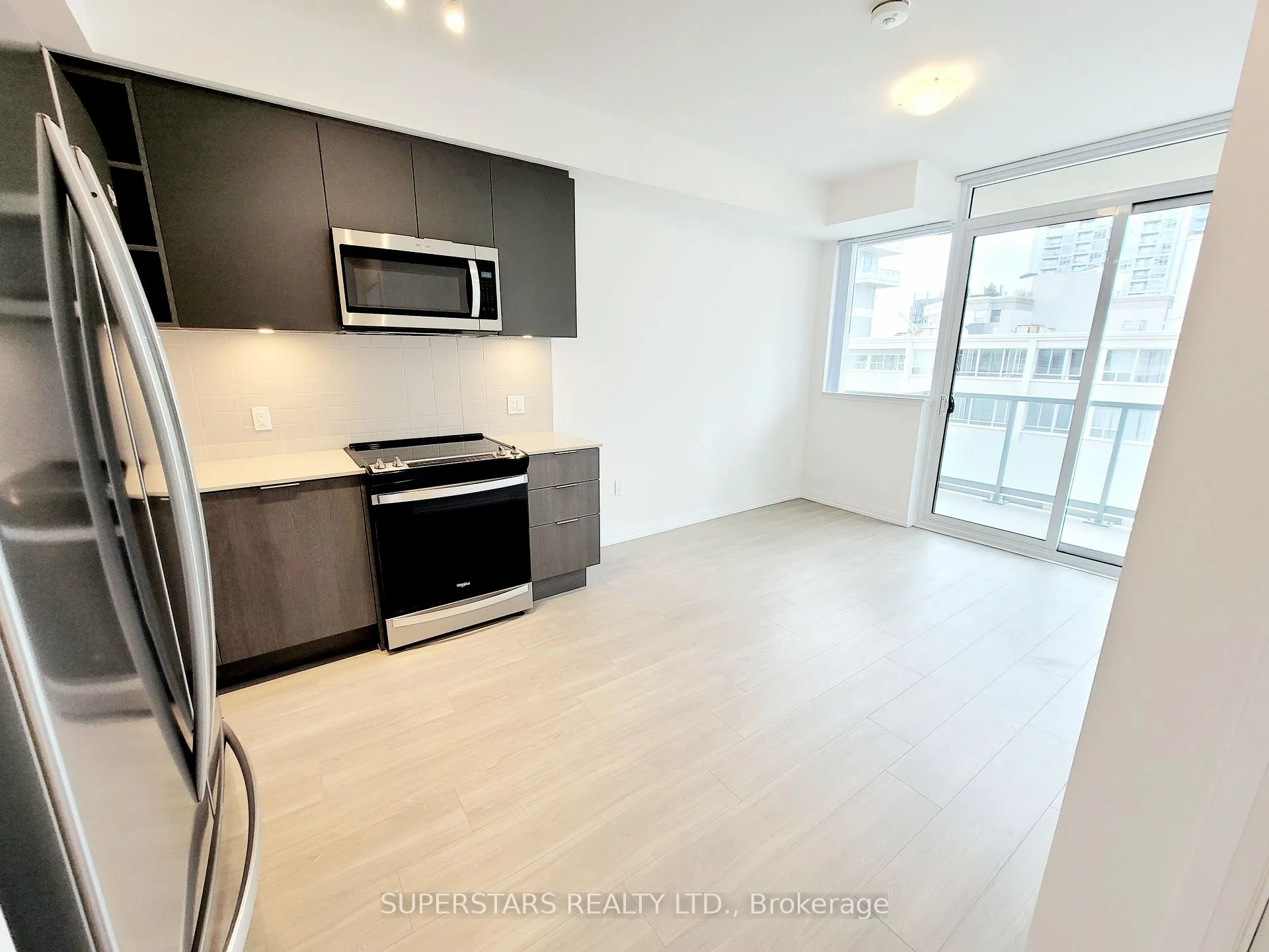 Photo 7 of Unit 1215, 50 Dunfield Avenue, Toronto, Mount Pleasant West — HOMEH