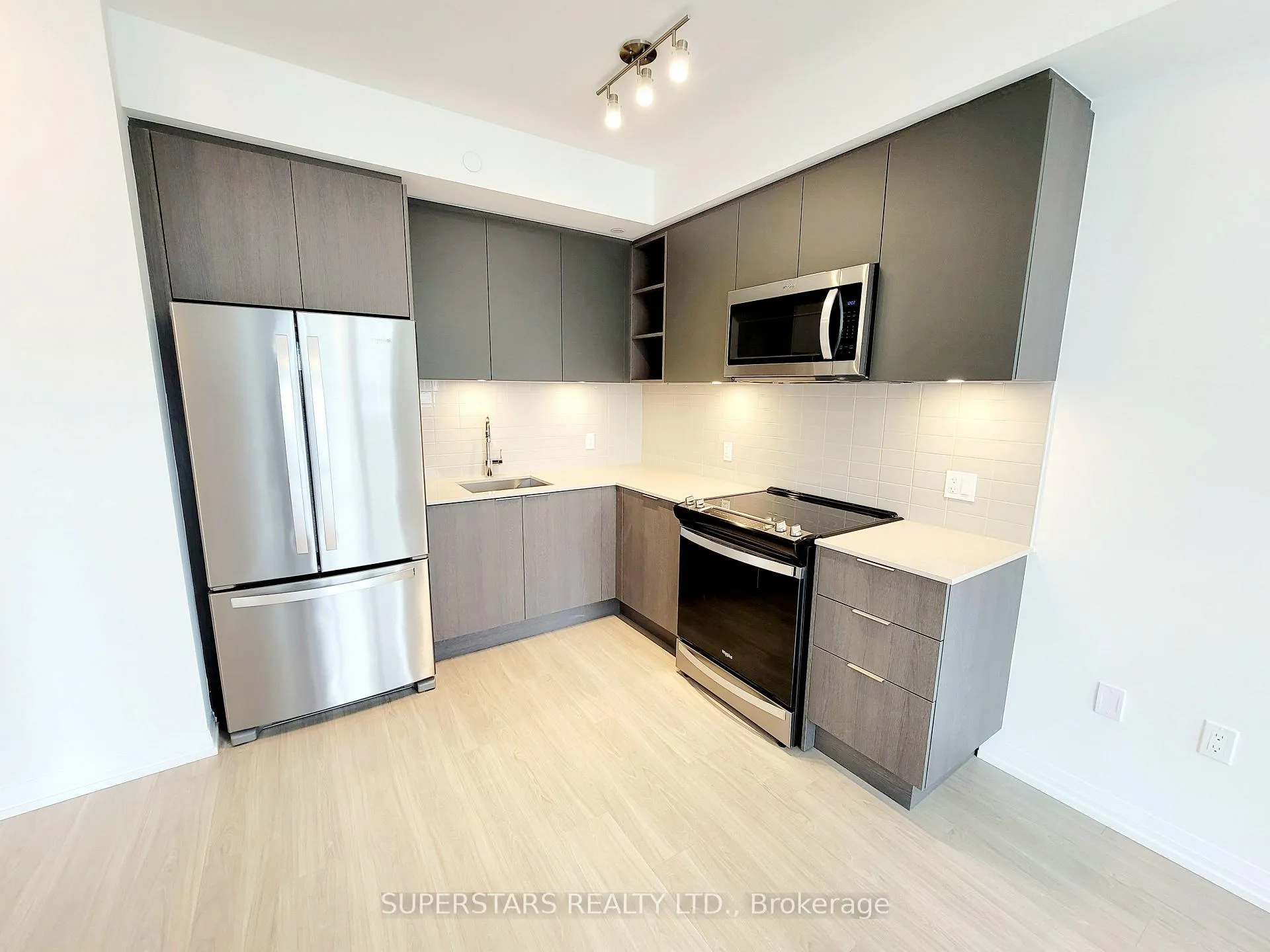 Photo 8 of Unit 1215, 50 Dunfield Avenue, Toronto, Mount Pleasant West — HOMEH