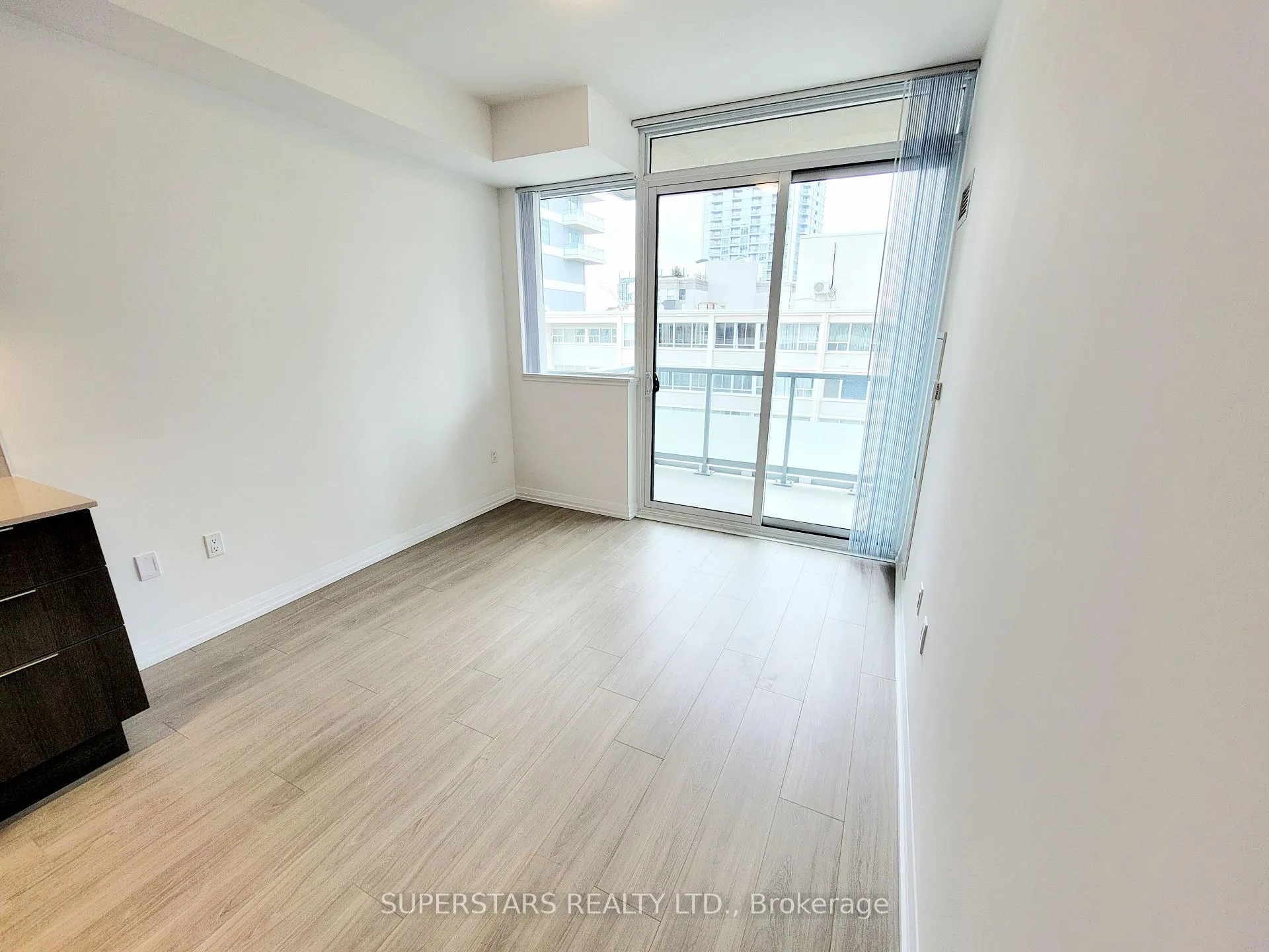 Photo 10 of Unit 1215, 50 Dunfield Avenue, Toronto, Mount Pleasant West — HOMEH