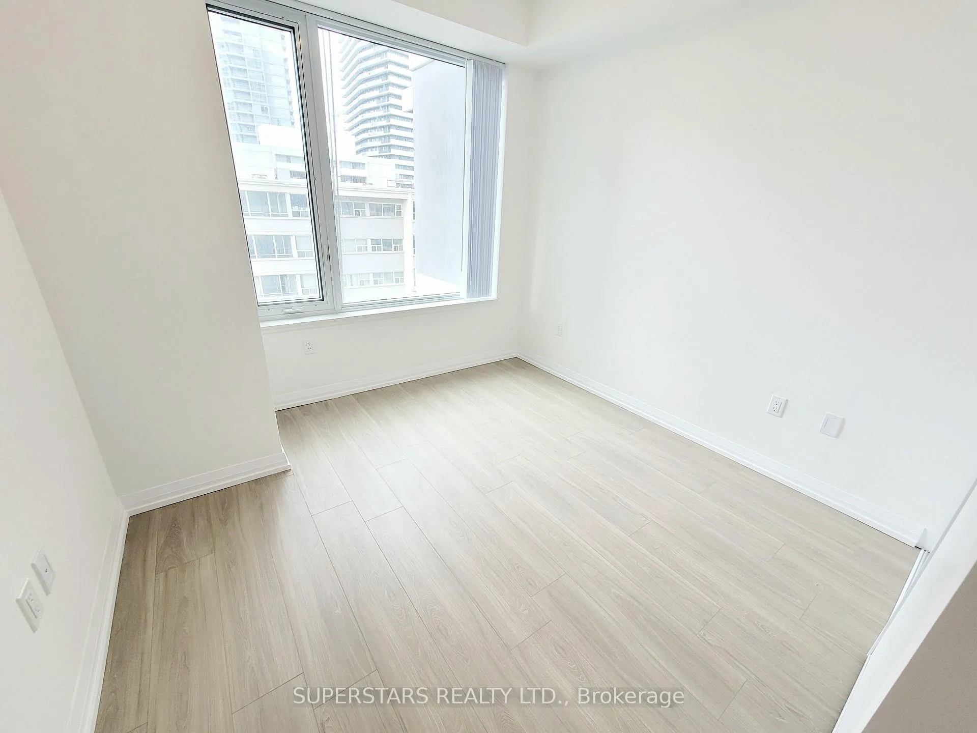 Photo 11 of Unit 1215, 50 Dunfield Avenue, Toronto, Mount Pleasant West — HOMEH