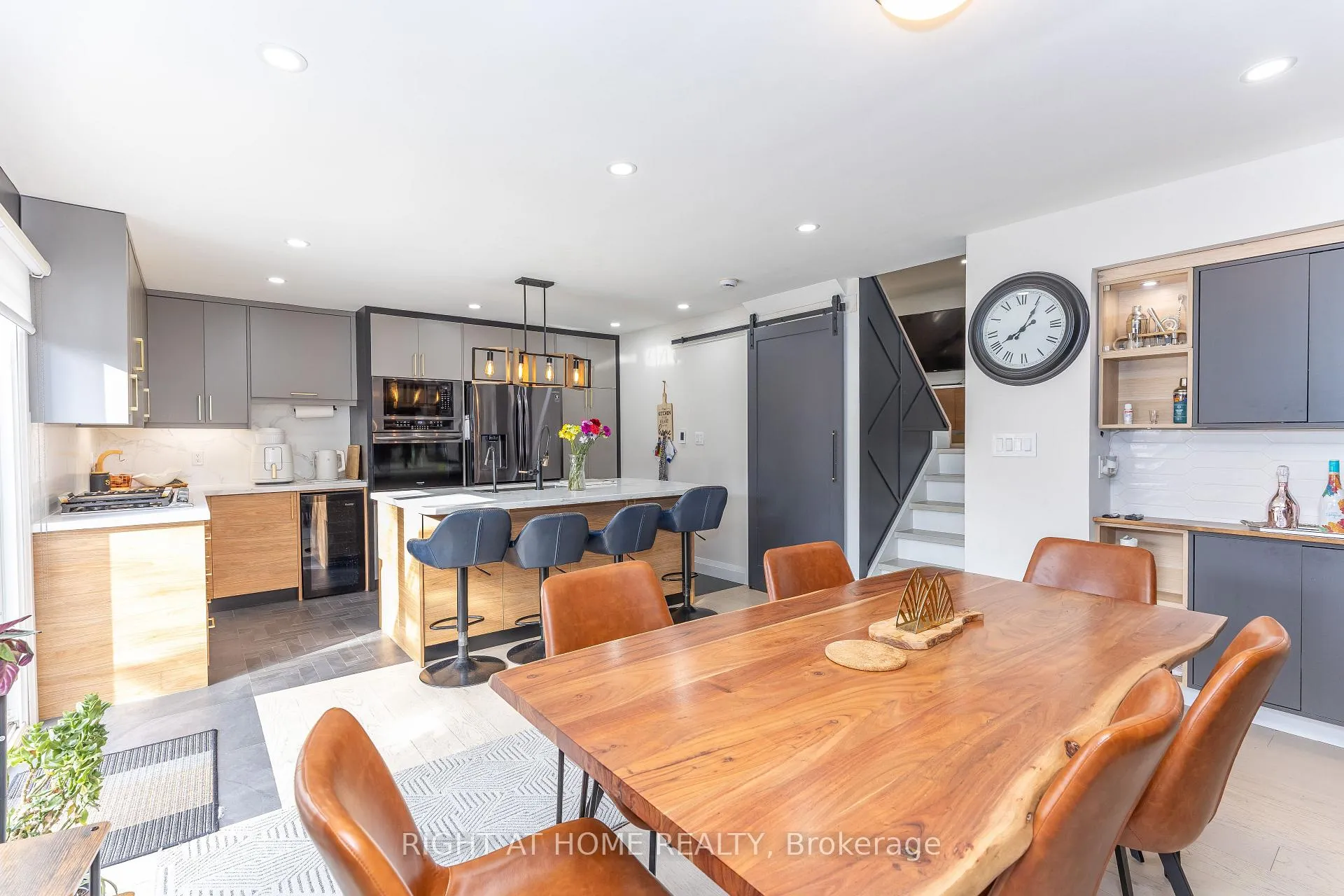Photo 9 of 3512 Toffee Street E, Burlington, Palmer — HOMEH