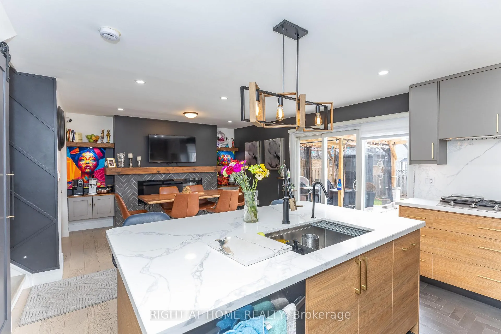 Photo 11 of 3512 Toffee Street E, Burlington, Palmer — HOMEH