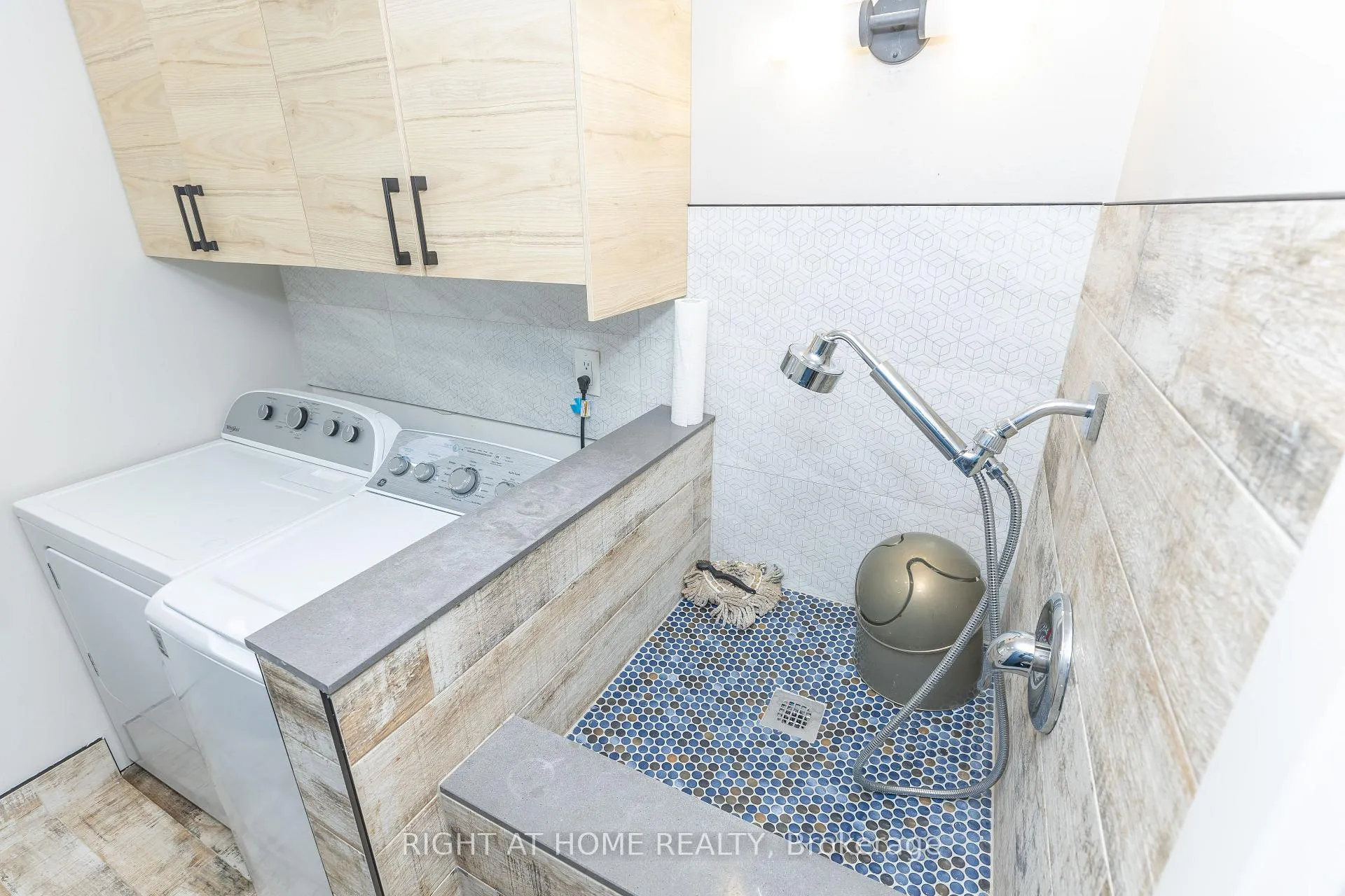 Photo 23 of 3512 Toffee Street E, Burlington, Palmer — HOMEH