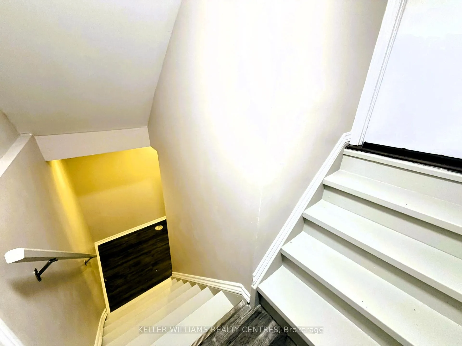 Photo 2 of Unit LOWER, 53 Stollar Boulevard, Barrie, Little Lake — HOMEH