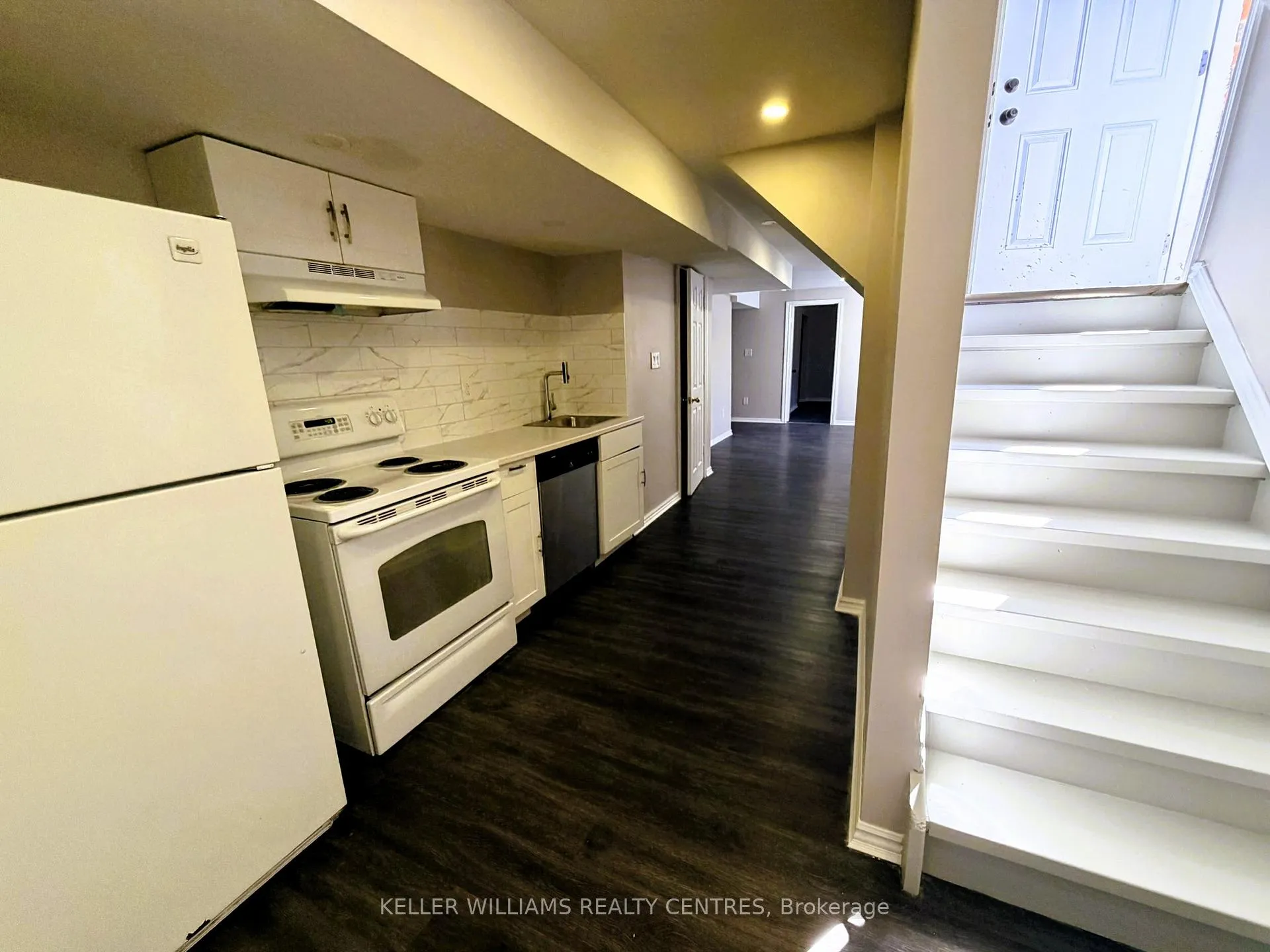 Photo 3 of Unit LOWER, 53 Stollar Boulevard, Barrie, Little Lake — HOMEH